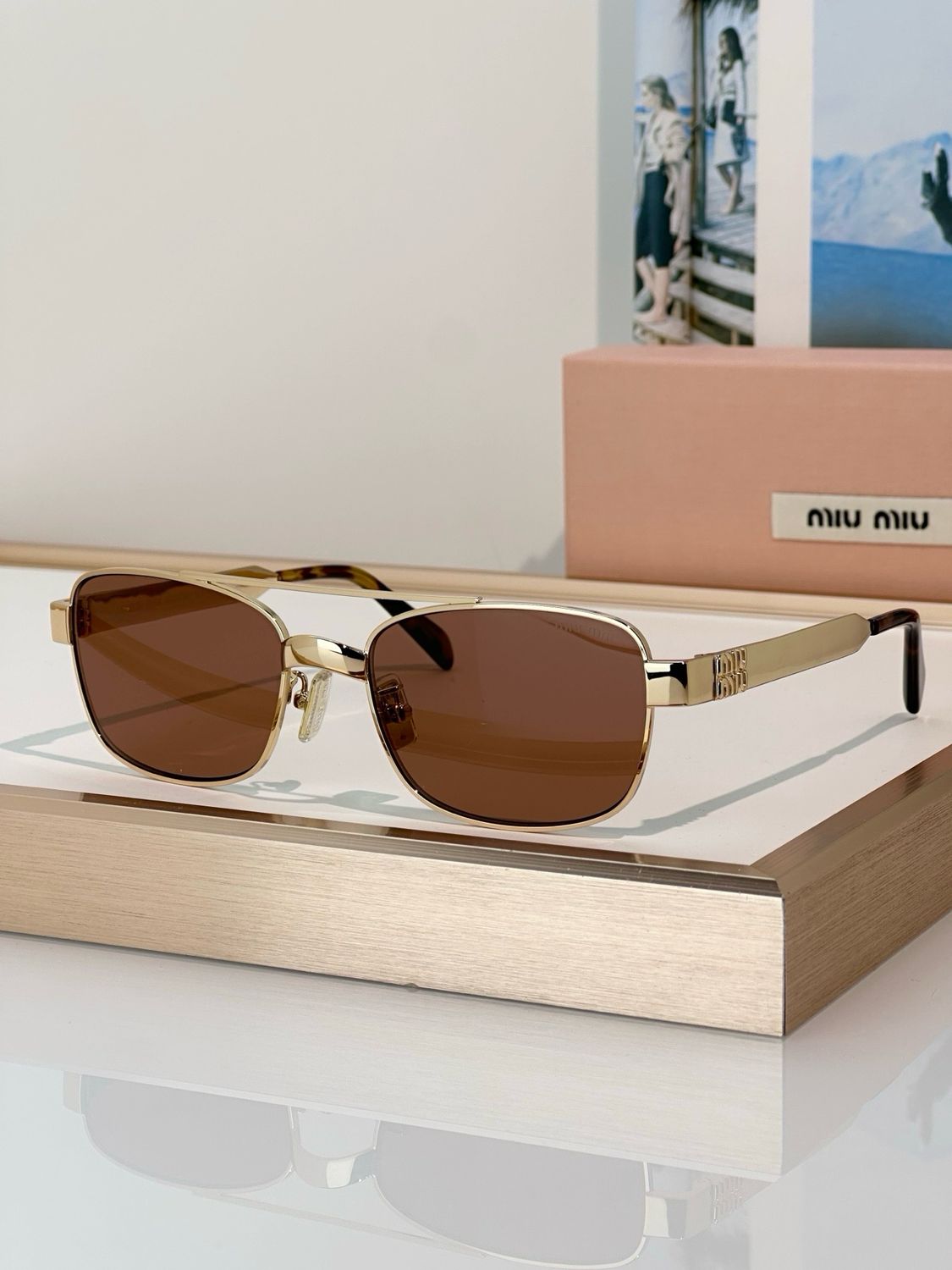 Sunglases