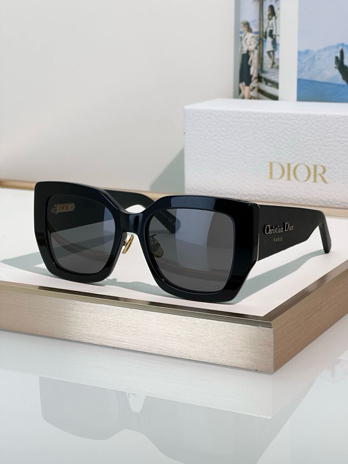 Sunglases