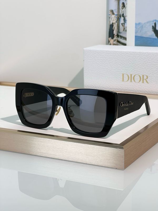 Sunglases