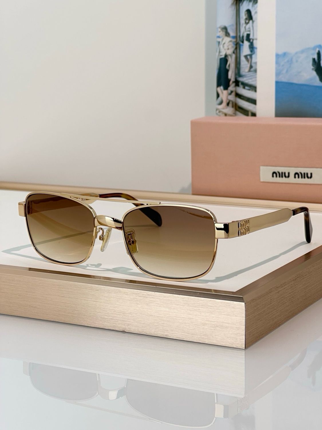Sunglases