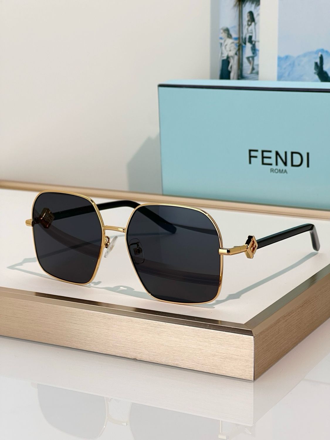 Sunglases
