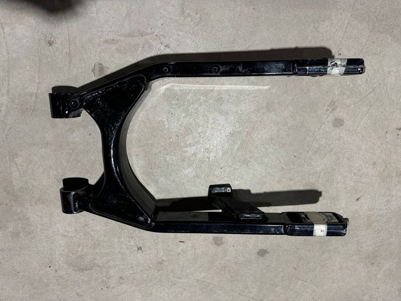 Harley Dyna originale Schwinge