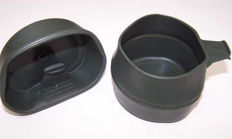 Kunststoff Faltbecher, oliv Kunststoff Faltbecher, oliv