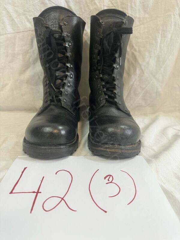 BW Kampfstiefel Gr. 42 (3) BW Kampfstiefel Gr. 42 (3)
