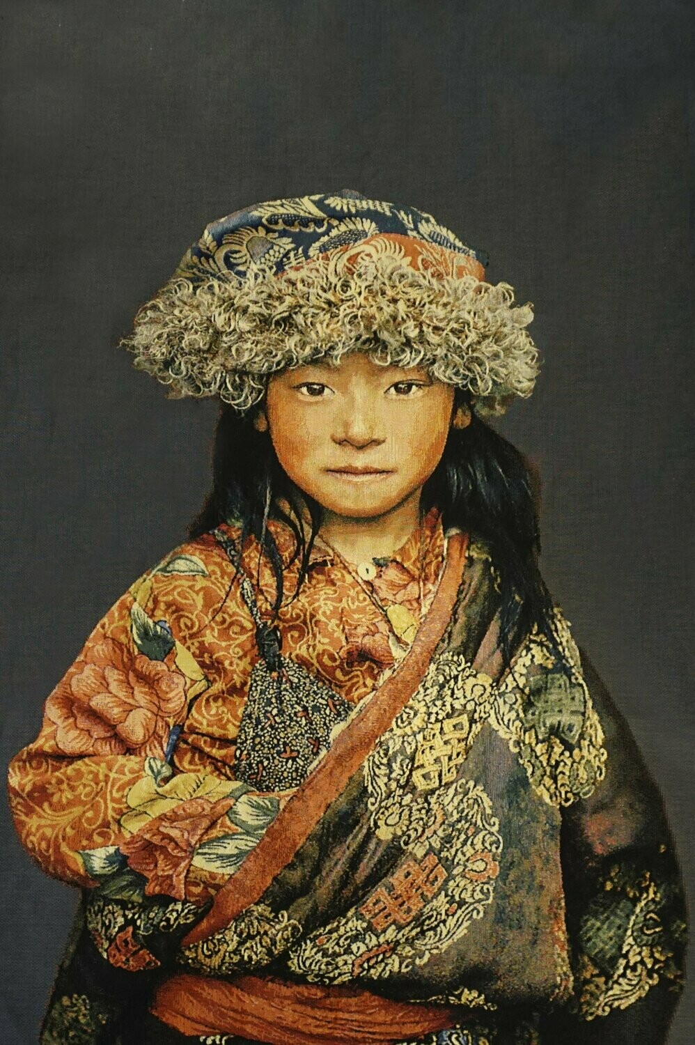 Gobelin-Bild tibetisches Mädchen blaugrau von Alison Wright 95x140cm