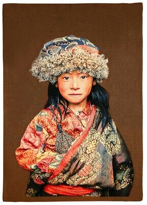 Gobelin-Bild tibetisches Mädchen rostrot von Alison Wright 95x140cm