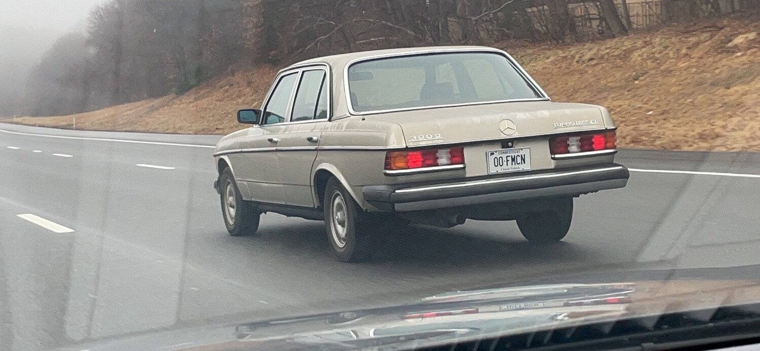 Mercedes 300D gold/brown leather 1987