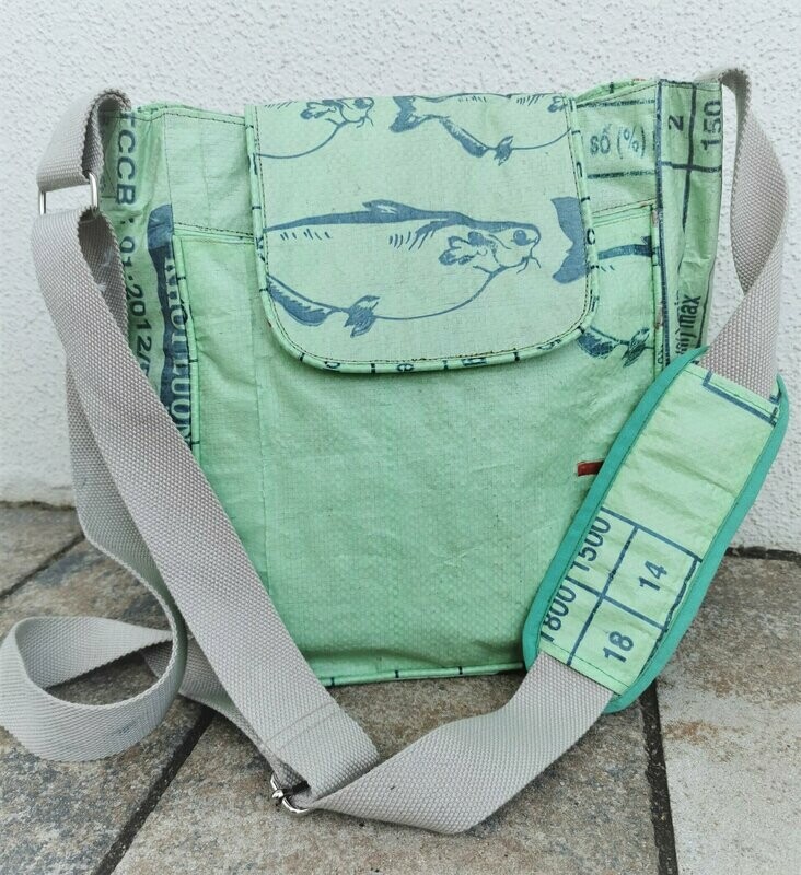 Urban Bag light grün UPCYCLING, ca. H30cm B25cm T13cm, Kunststoff Urban Bag light grün UPCYCLING, ca. H30cm B25cm T13cm, Kunststoff