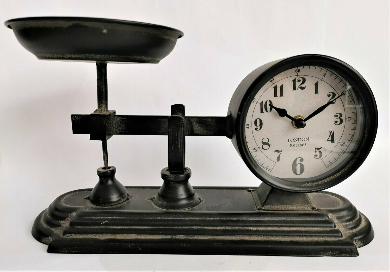 Uhr Nostalgie Waage, ca. H20,5cm B34cm T12,5cm, Metall