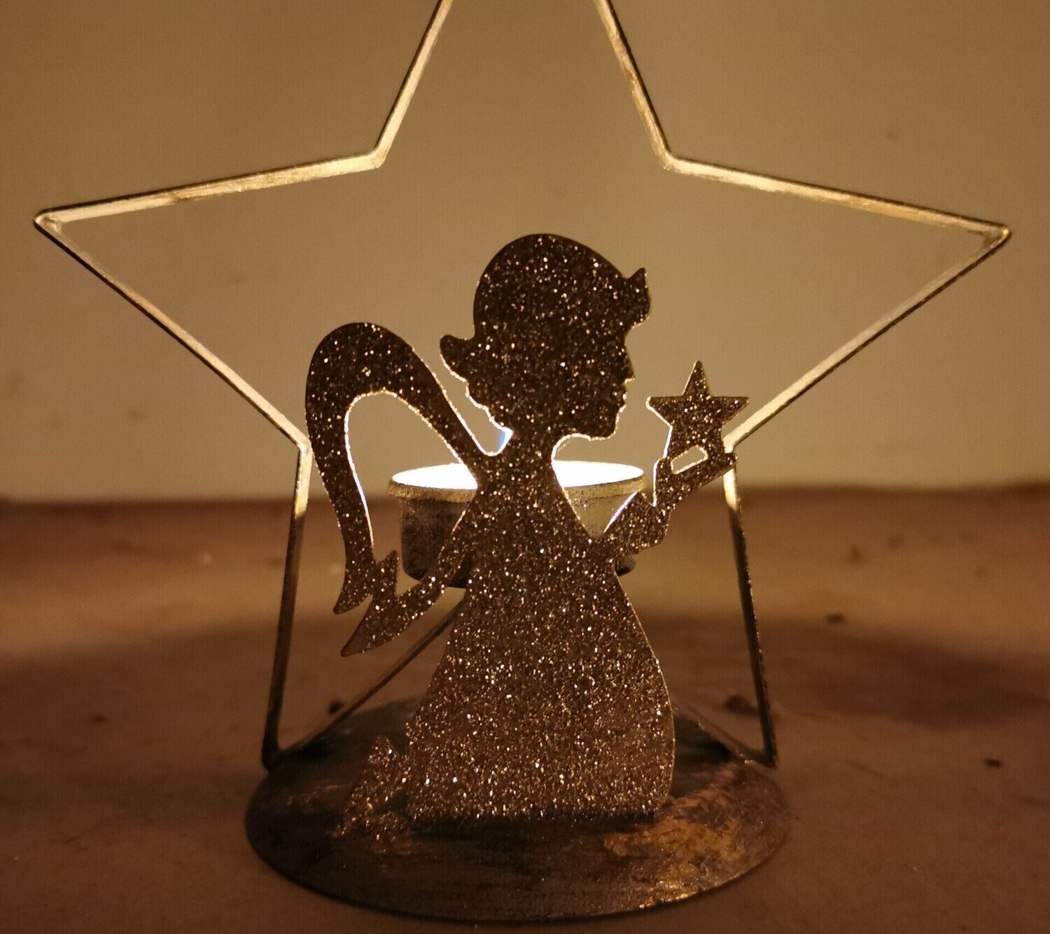 Engel Ramuel Teelichthalter, Metall; H15cm B15cm T9,5cm; gold verglittert