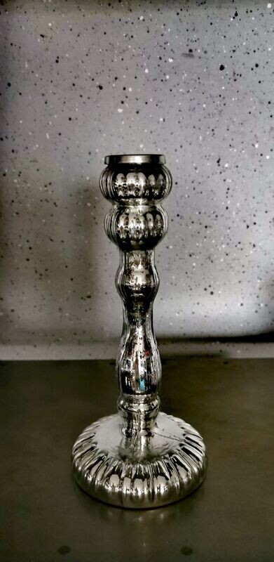 Kerzenhalter für Stabkerzen, Glas versilbert, auffällige Maserung des Materials; H23cm dm10,5 Kerzenhalter für Stabkerzen, Glas versilbert, auffällige Maserung des Materials; H23cm dm10,5