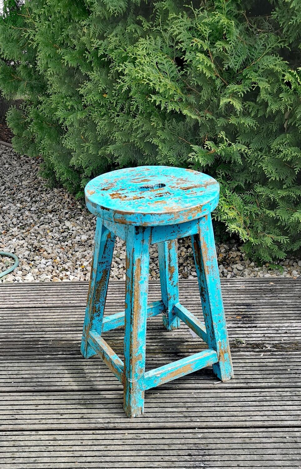 Hocker Holz, massiv, schwer; türkis gebeizt, used Look; H54cm dm32cm; NUR ABHOLUNG