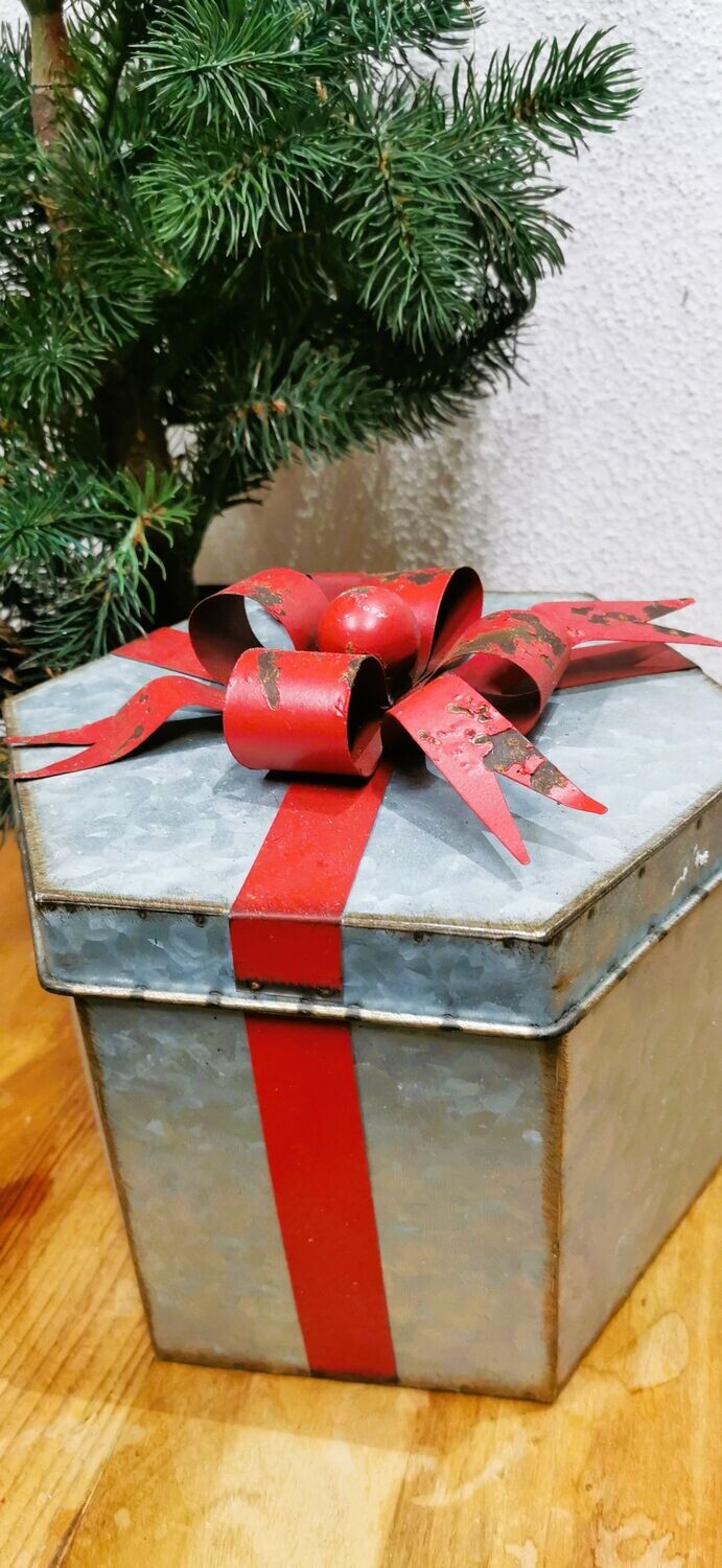Dekodose mit Deckel Metall verzinkt used Optik; Deckel mit weihnachtsroter Metallschleife used Optik; H17,5cm dm20cm; SONDERPREIS statt 26,50