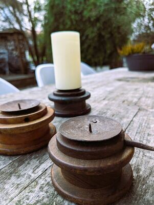 Kerzenhalter Holz echt antik, dm 9-11cm; jedes Stück ein Unikat;