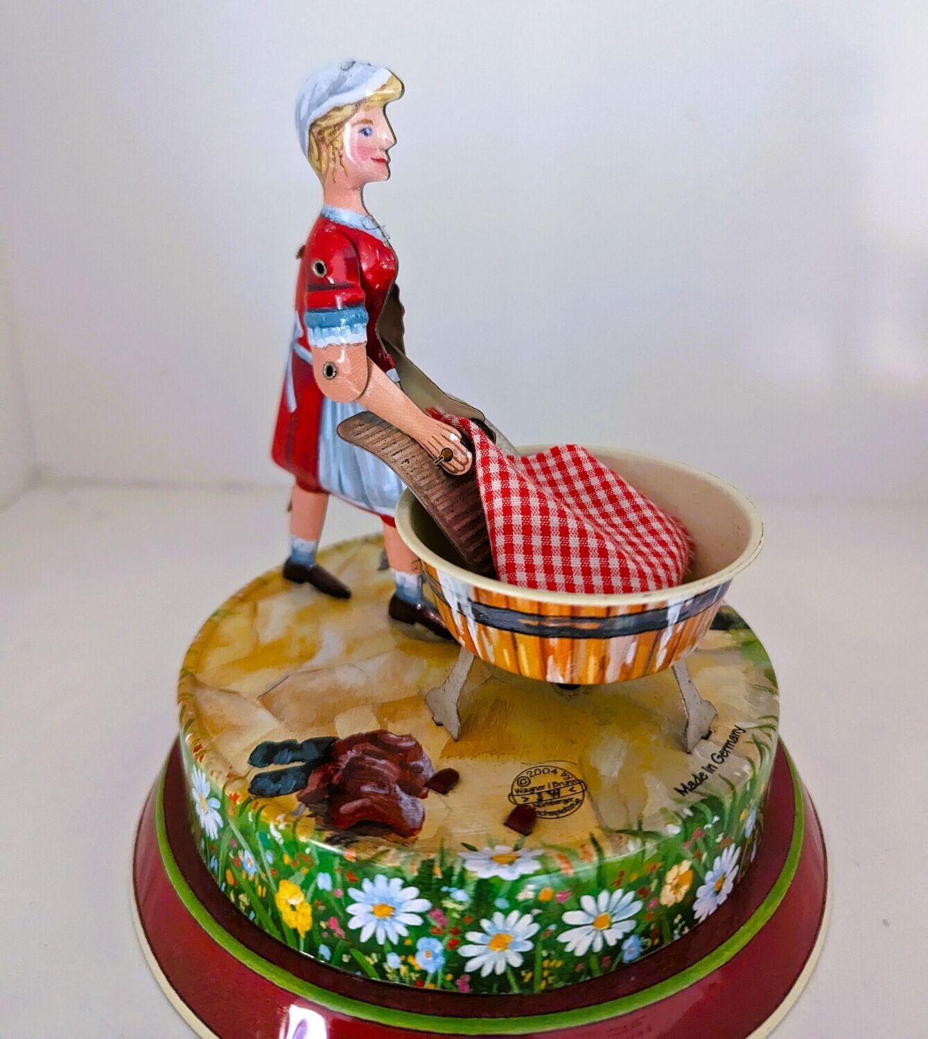 Blechspielzeug Wasch-Liesl, ca.H13,5cm dm12cm, Metall, Made in Germany