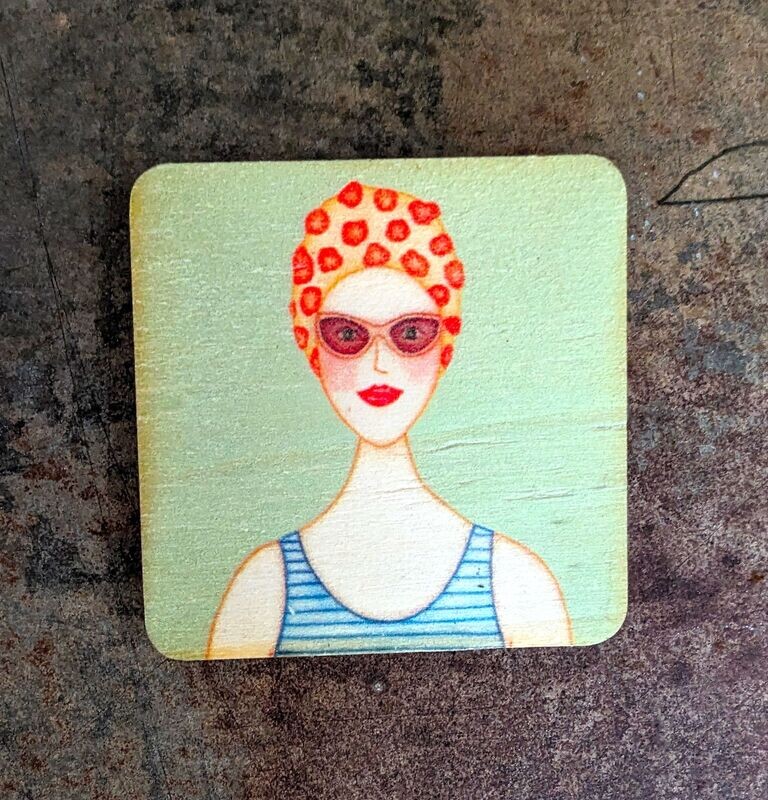 Magnet Magnet "Badenixe" auf pastellgrünem Hintergrund Holz; 5,5 x 5,5cm; Künstlerarbeit, Druck der Zeichnung auf Holzplättchen