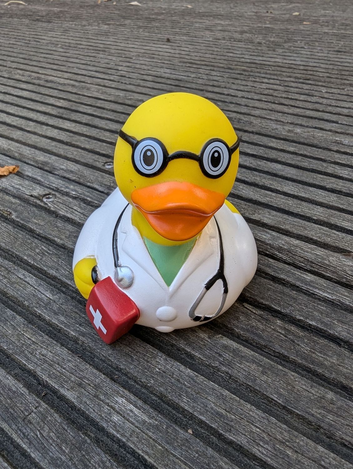 Quietschente " Herr Doktor"; H8cm L9cm B7,5cm