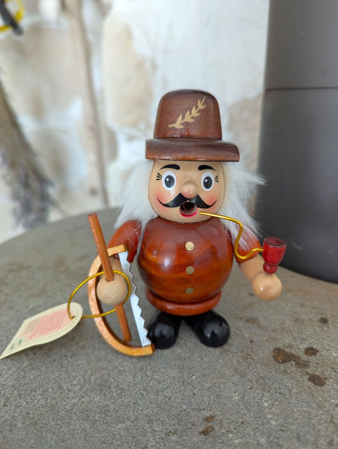 Räuchermännchen Waldarbeiter, Holz; Handarbeit; H12cm B8cm T7cm; für Räucherkegel