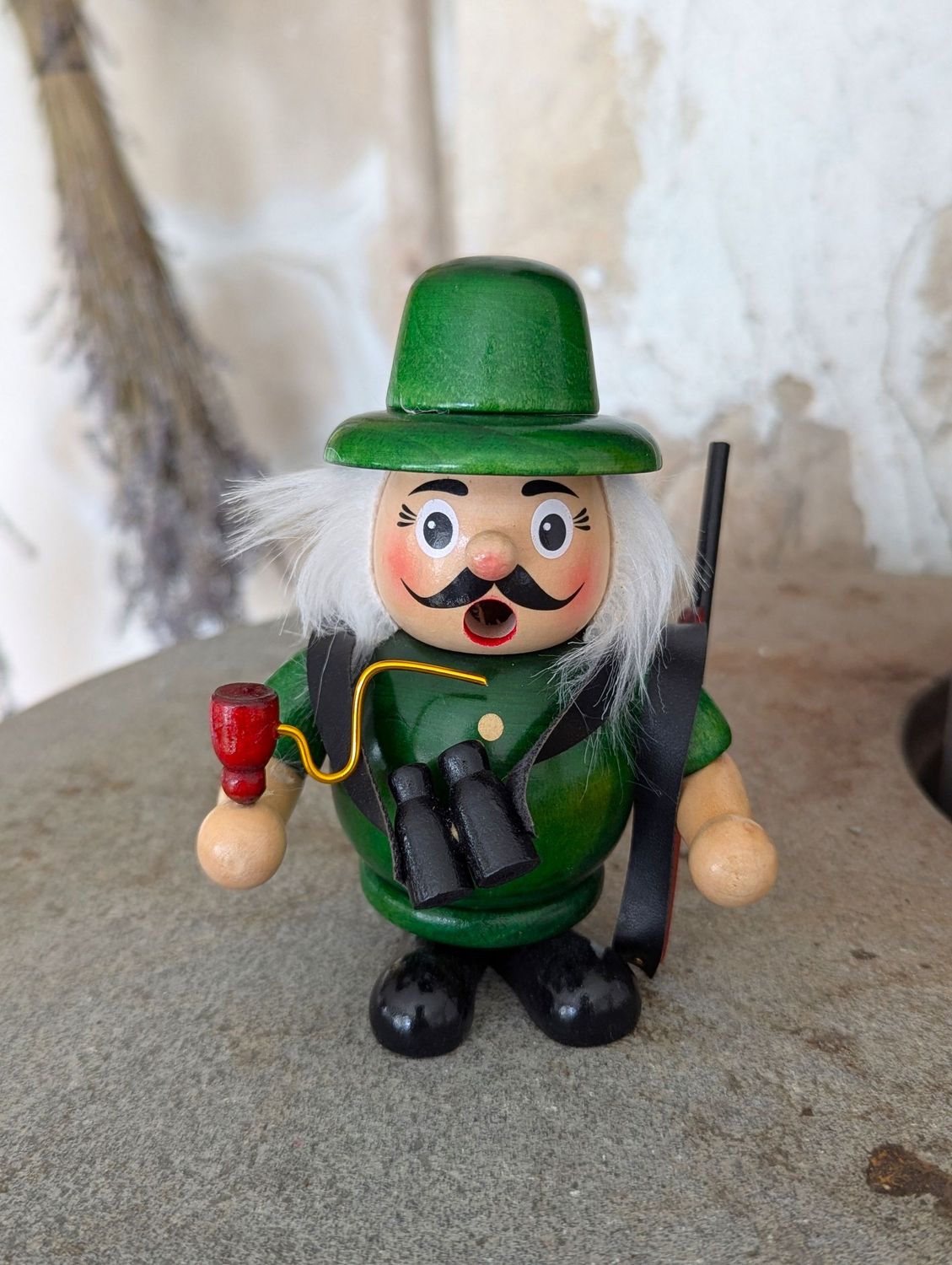 Räuchermännchen Jäger, Holz; Handarbeit; H12cm B8cm T7cm; für Räucherkegel