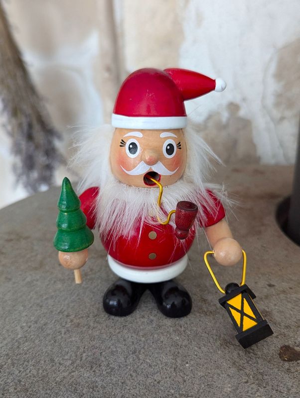 Räuchermännchen Weihnachtsmann, Holz; Handarbeit; H12cm B8cm T7cm; für Räucherkegel Räuchermännchen Weihnachtsmann, Holz; Handarbeit; H12cm B8cm T7cm; für Räucherkegel