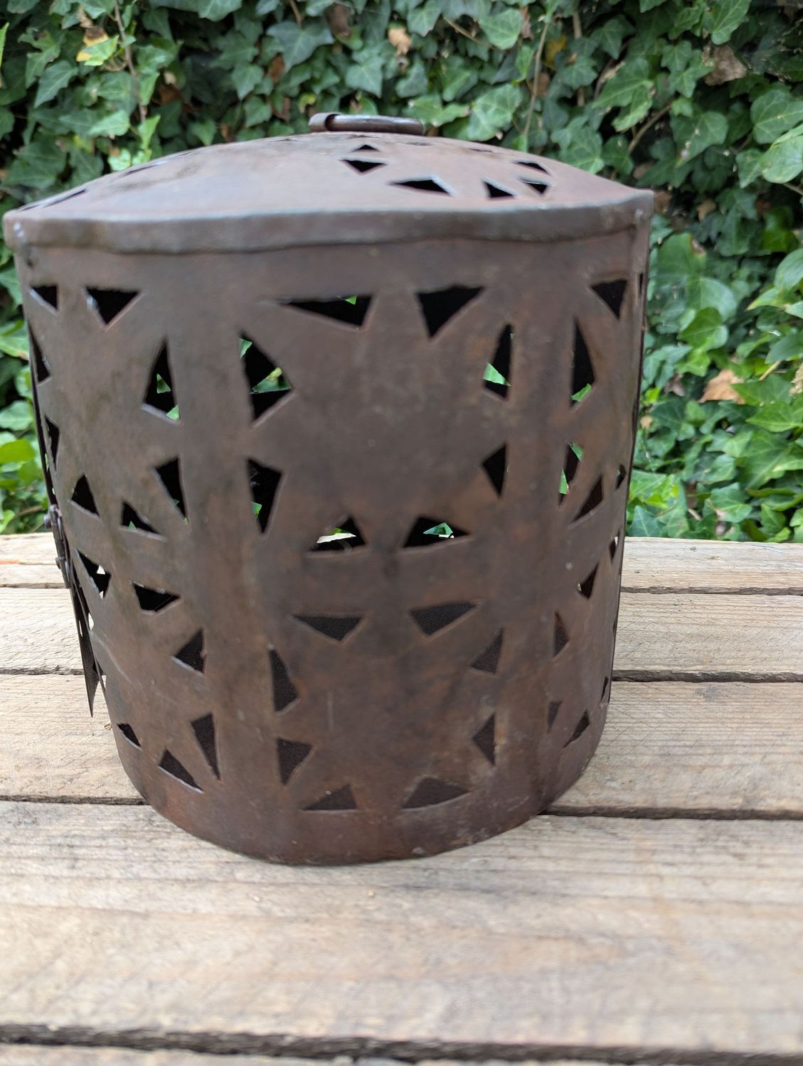 Windlicht/Laterne braun Metall; mit Türe; zum Hängen/Stellen; Used Optik; H 16,5cm  Dm 15,5cm