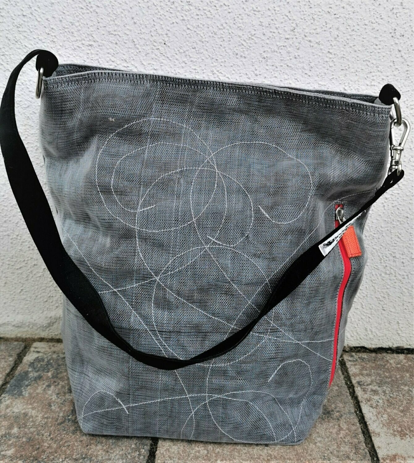 Moskitonetz-Shopper silbergrau UPCYCLING, ca. 40cm B26cm T19cm Moskitonetz-Shopper silbergrau UPCYCLING, ca. 40cm B26cm T19cm