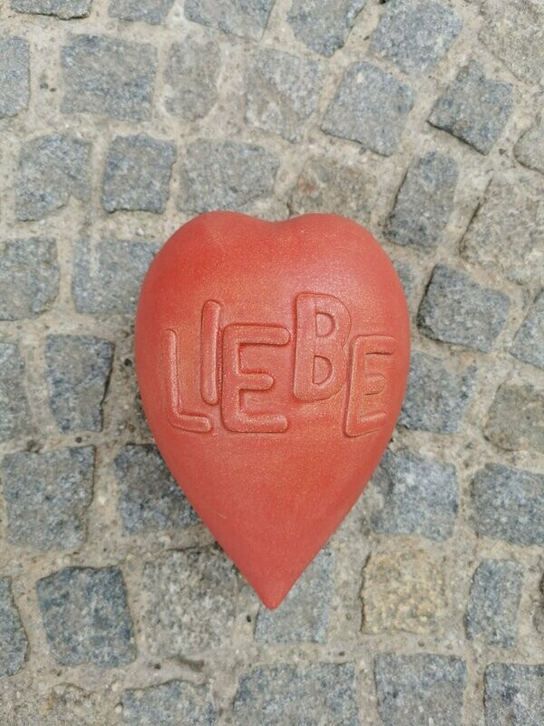 Herz Liebe, ca. H10cm B14cm L21cm, Keramik; SONDERPREIS statt 69,50 Herz Liebe, ca. H10cm B14cm L21cm, Keramik; SONDERPREIS statt 69,50