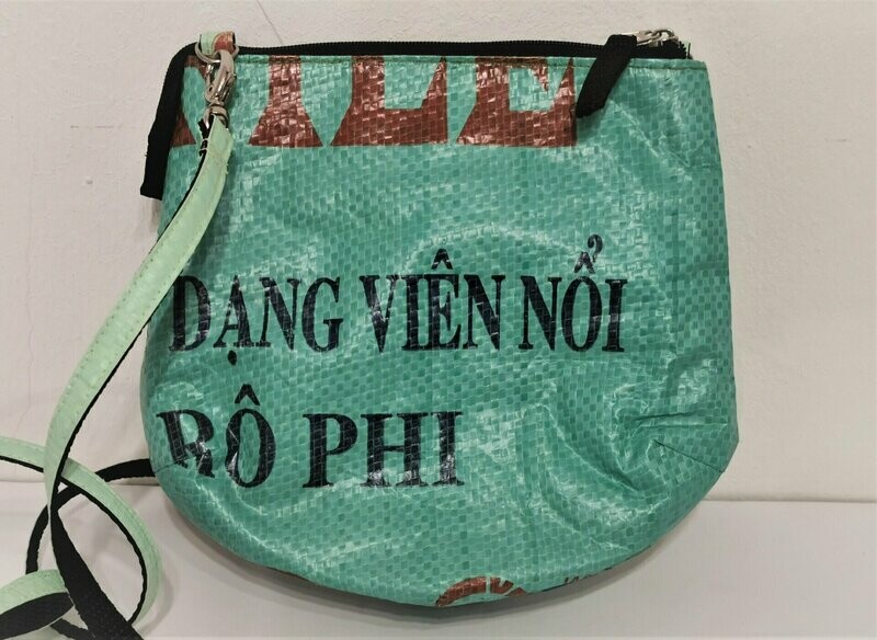 Minibag grün UPCYCLING, ca. H18cm B17,5cm T4,5cm; Kunststoff