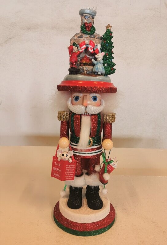 Nussknacker Joel, H43cm B13cm; Holz bemalt und beglittert Nussknacker Joel, H43cm B13cm; Holz bemalt und beglittert