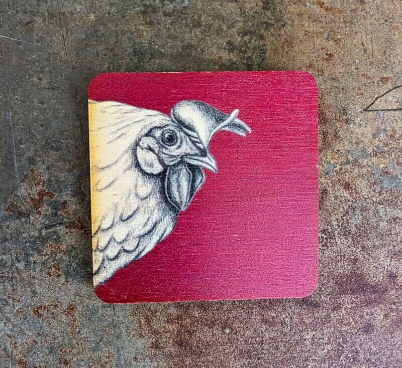 Magnet Magnet "Henne weißschwarz" auf bordeauxrotem Hintergrund Holz; 5,5 x 5,5cm; Künstlerarbeit, Druck der Zeichnung auf Holzplättchen