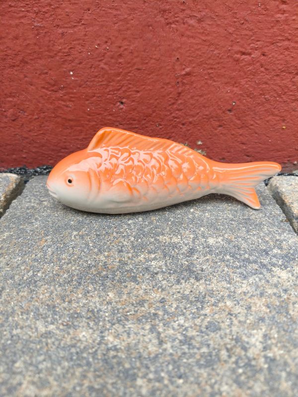 Schwimmfisch Porzellan; orange/weiß; L16cm B4,5cm H6,5cm Schwimmfisch Porzellan; orange/weiß; L16cm B4,5cm H6,5cm