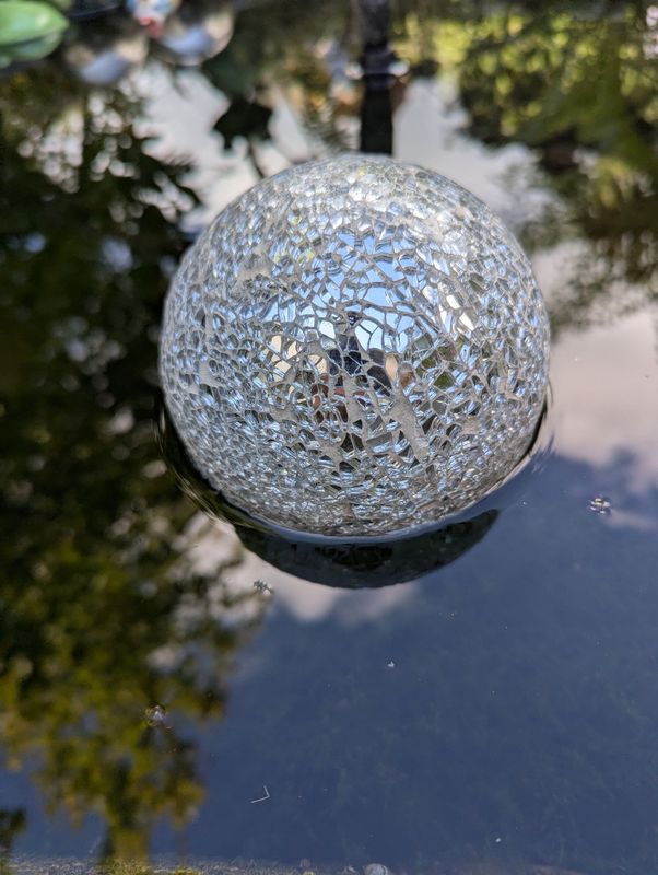 Dekokugel Spiegelbruch; zum Legen oder Schwimmenlassen; Dm 12cm Dekokugel Spiegelbruch; zum Legen oder Schwimmenlassen; Dm 12cm