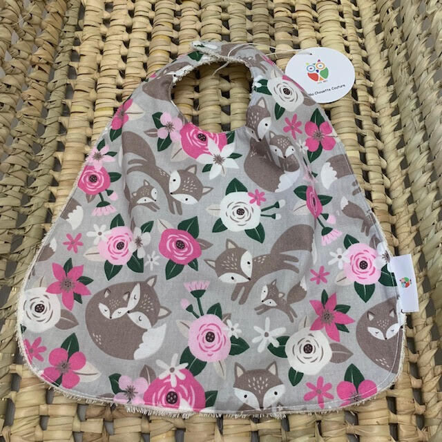bavoir fleuri