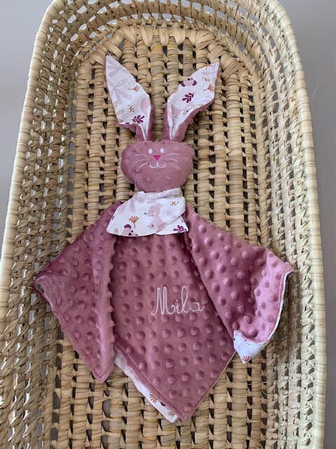 Doudou lapin Kangourou minky vieux rose