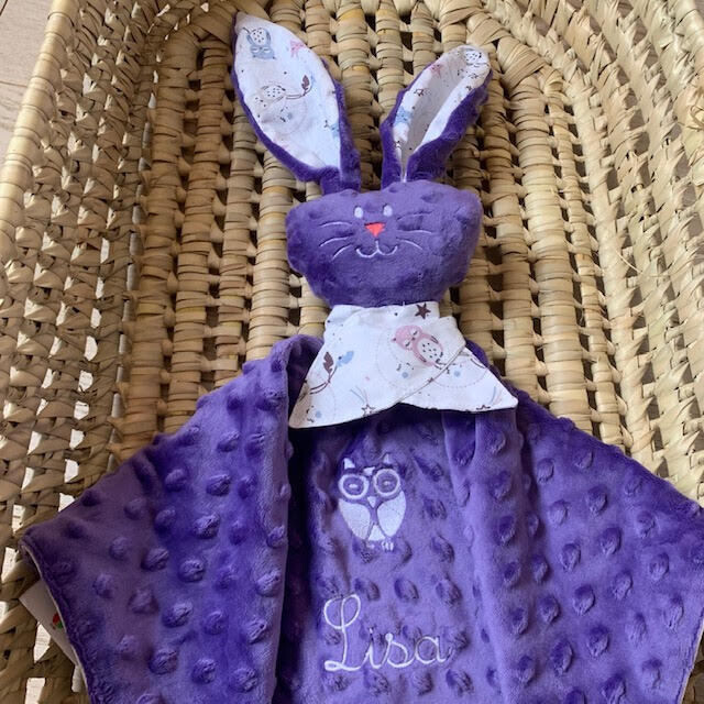 Doudou lapin hiboux étoilés minky mauve
