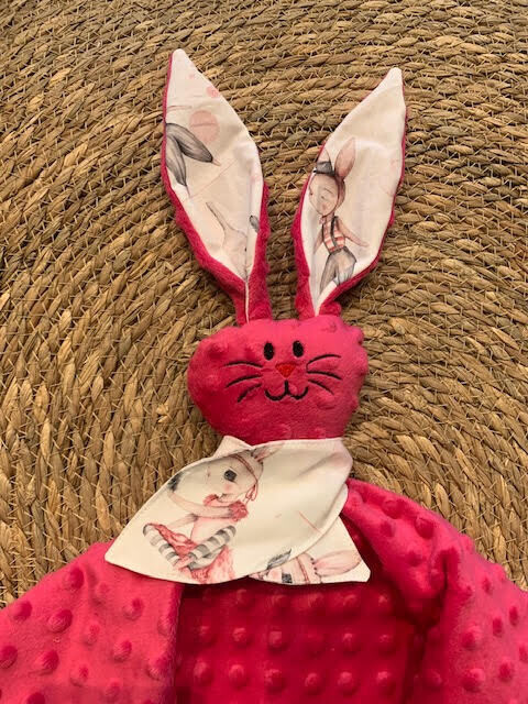 Doudou lapin éléphants et lapins minky fushia
