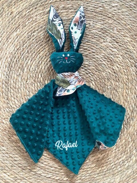 Doudou lapin monstera