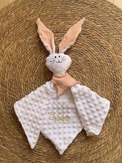 Doudou lapin poudré