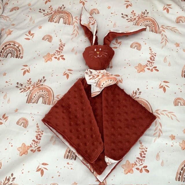 Doudou lapin arc en ciel boho