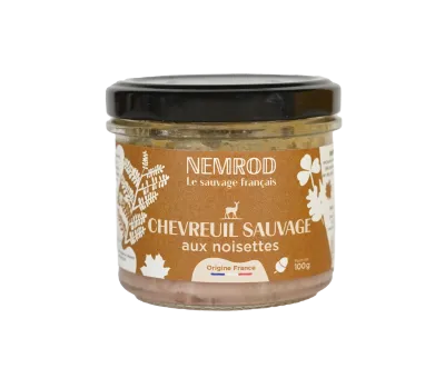 Chevreuil Sauvage aux Noisettes