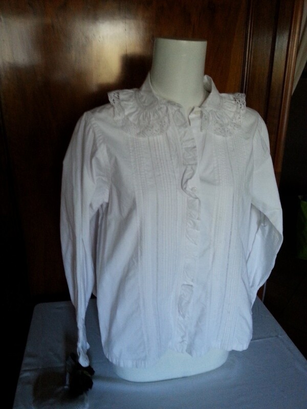 Chemisier ancien col dentelle