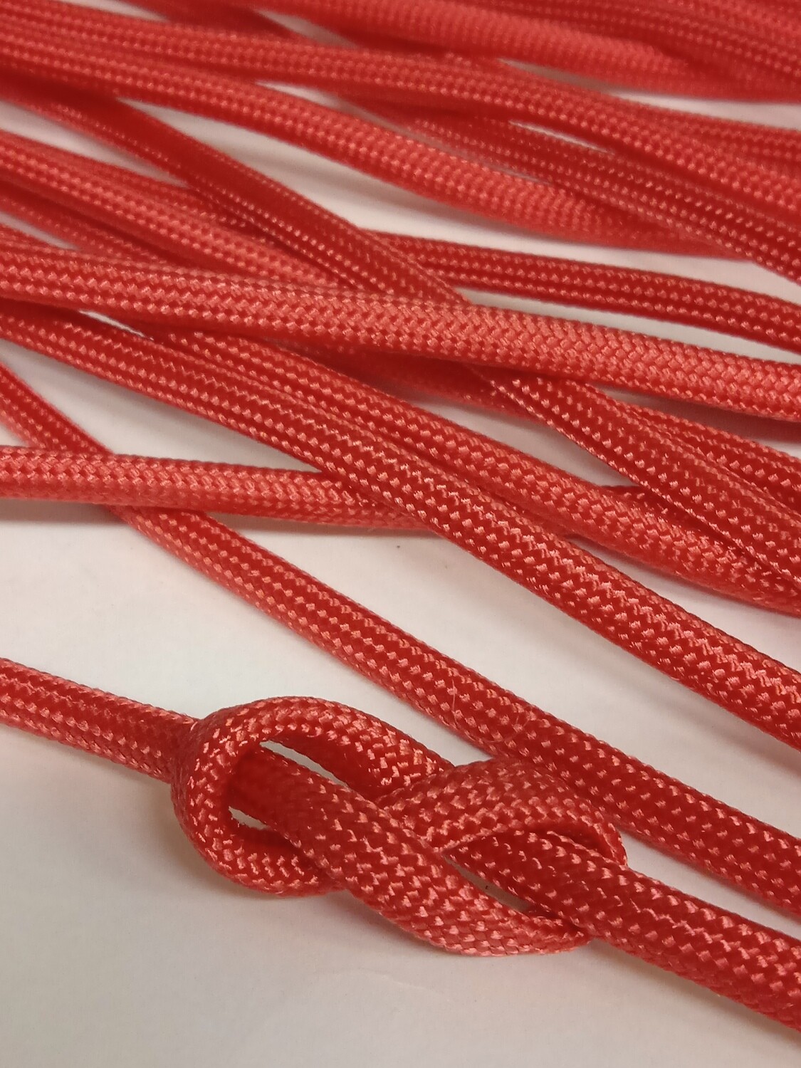 Шнур Handcord PES/PA диам 4мм (красный)