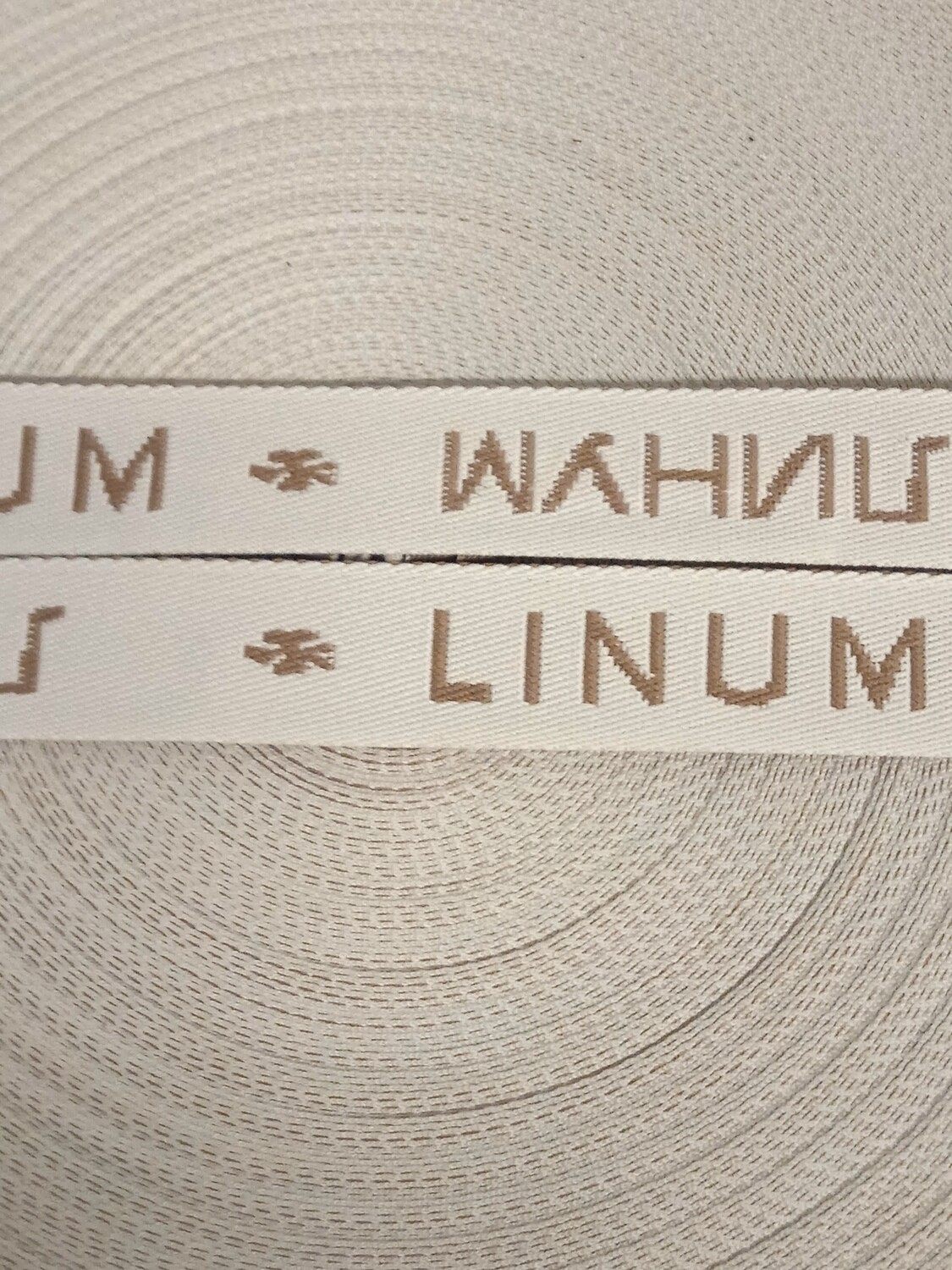 Лента ременная с логотипом LINUM 20мм (бежевый/голубой)