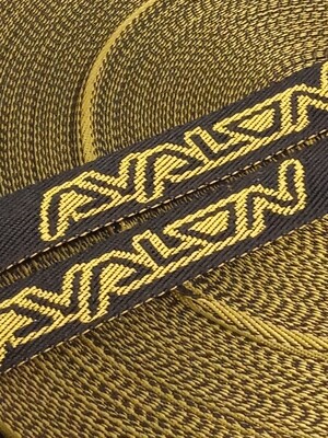 Лента ременная 20мм с логотипом AVALON (черно/желтый)
