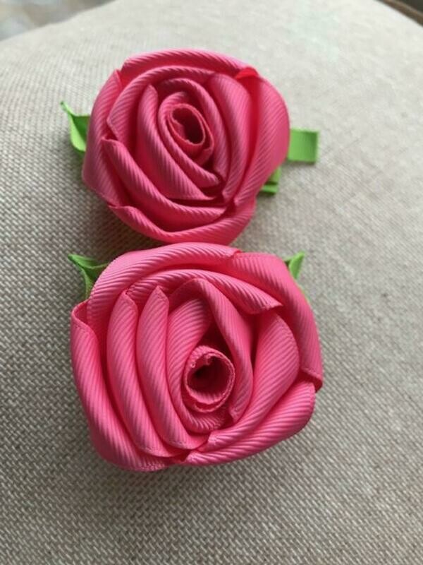 Dark pink rose clip