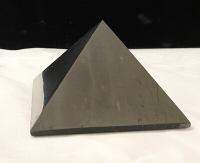 Schungit Pyramide 100 - 105 mm