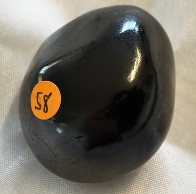 Schungit Trommelstein 68 Gramm