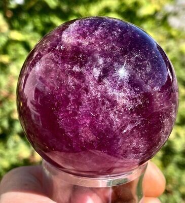 Sehr seltene Violette Fluorit Kugel mit Fantastischem Glanz