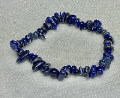 Lapis Lazuli Splitter Barcelet / Armband Steingrösse variierend.