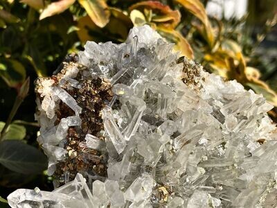 Fantastische Bergkristallgruppe mit Pyrit